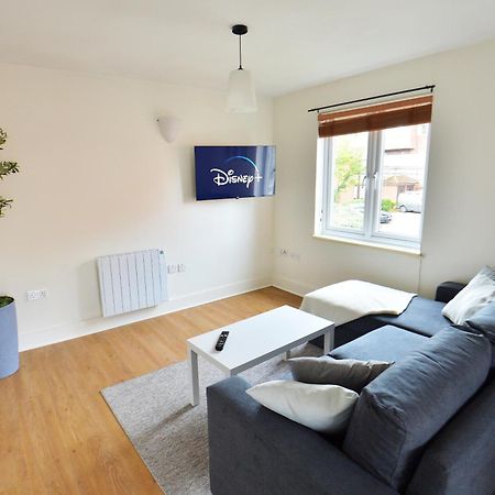 Stylish 2Br Flat - 2 Free Parking Spaces - Near Lgw Airport ครอว์ลีย์ ภายนอก รูปภาพ
