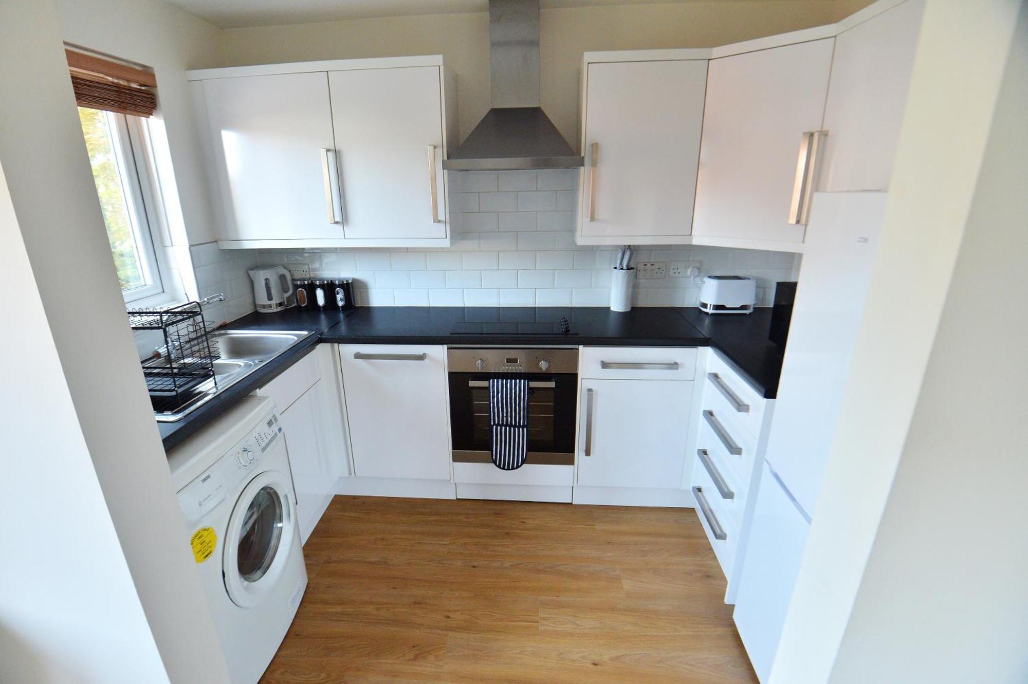 Stylish 2Br Flat - 2 Free Parking Spaces - Near Lgw Airport ครอว์ลีย์ ภายนอก รูปภาพ